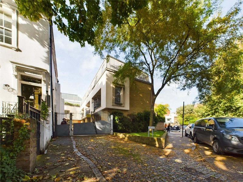 Bridel Mews, London, N1