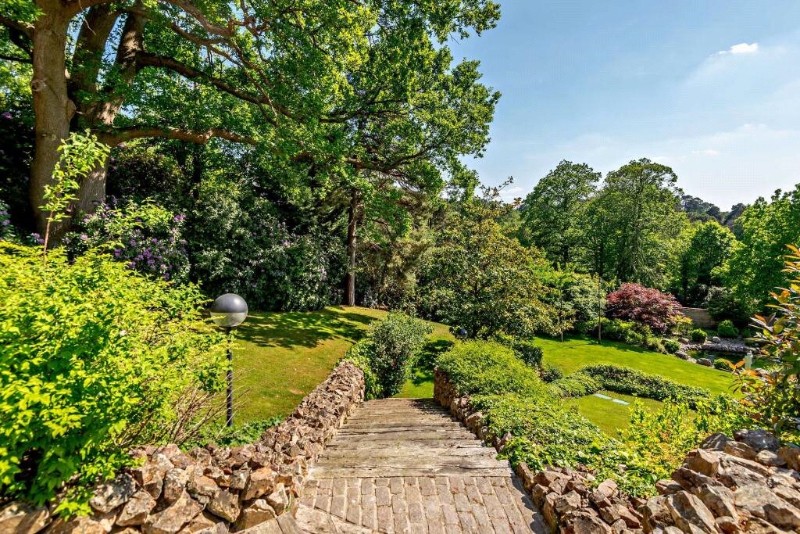 Yaffle Road, St Georges Hill, KT13