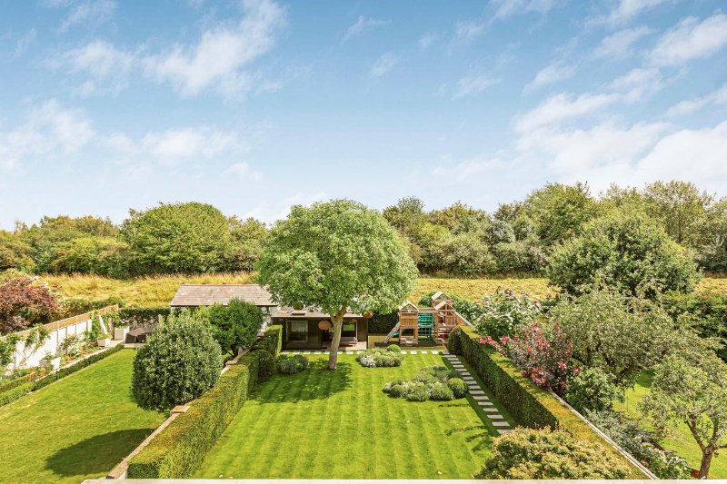 Castelnau, Barnes, London, SW13
