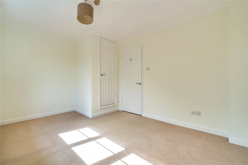 Whitlet Close, Farnham, Surrey, GU9