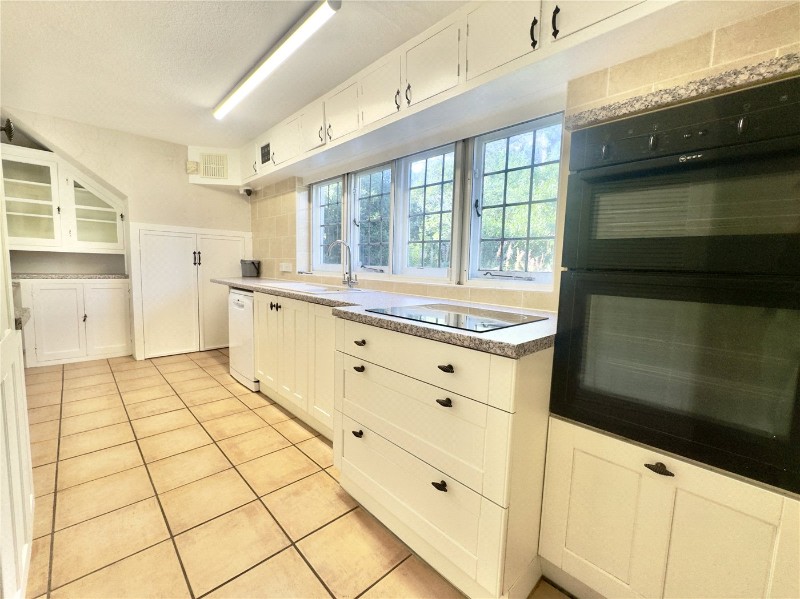 Manor Road, Milford On Sea, Lymington, Hampshire, SO41