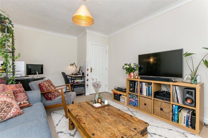 Alfred Close, London, W4
