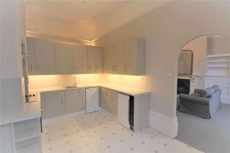 Wellington Square, Cheltenham, GL50