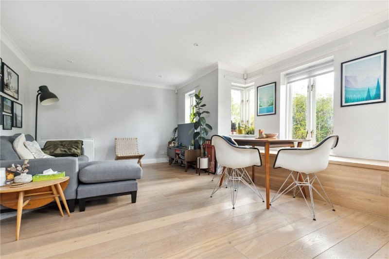 Myddleton Avenue, London, N4