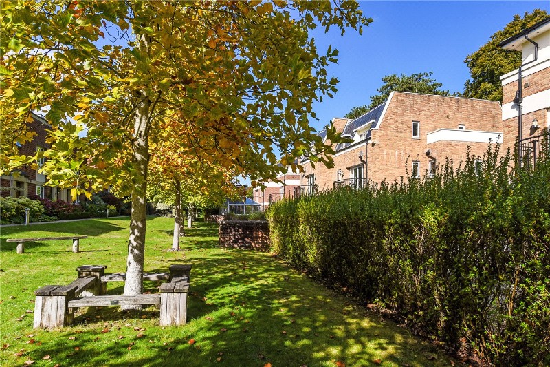 Fraser Gardens, Winchester, Hampshire, SO22