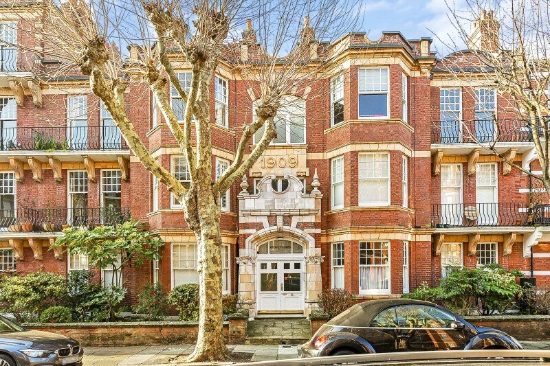 Riverview Gardens, London, SW13