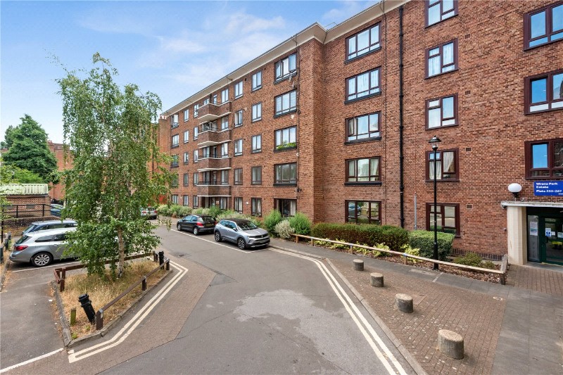 Warwick Grove, London, E5