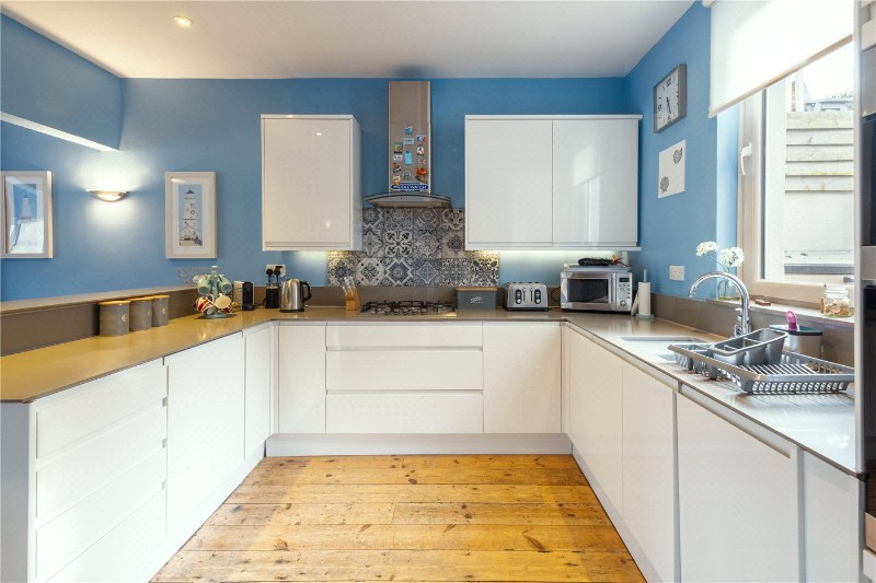 Sandquay Road, Dartmouth, Devon, TQ6