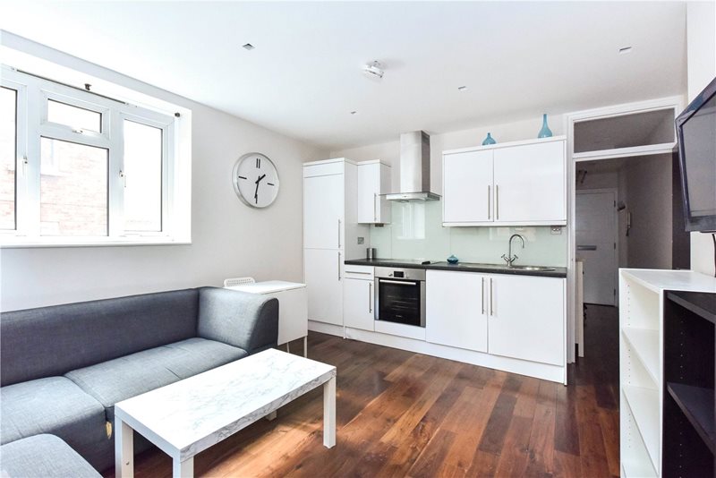 Rosebery Avenue, London, EC1R
