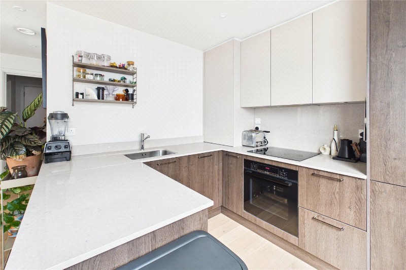 Knollys Road, London, SW16