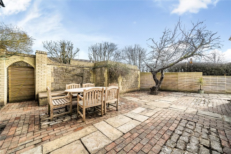 School Lane, Bentley, Farnham, Hampshire, GU10