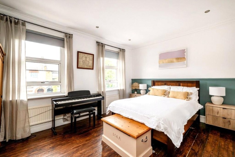 Holberton Gardens, London, NW10