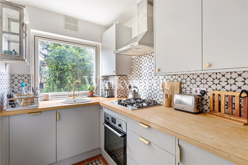 Adolphus Road, London, N4