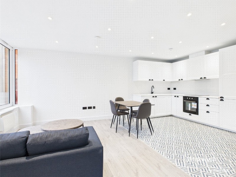 London Road, Newbury, Berkshire, RG14