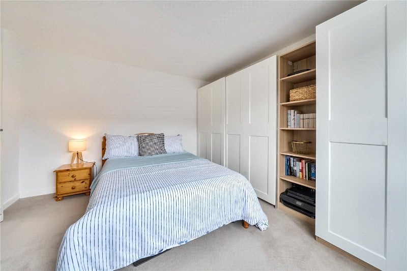 Kingsley Close, Shaw, Newbury, Berkshire, RG14