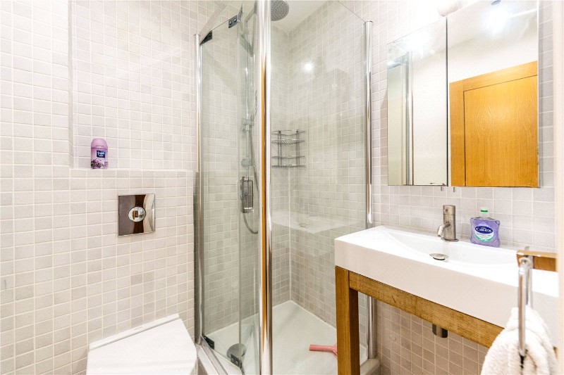 Rosebery Avenue, London, EC1R