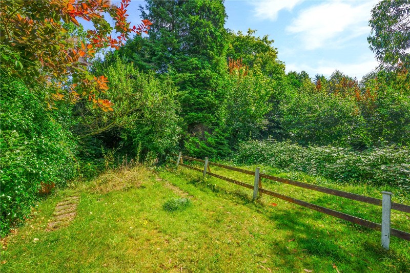 Oatlands Chase, Weybridge, Surrey, KT13