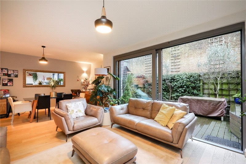 Halford Place, London, W7