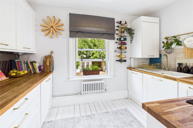 Hopton Road, London, SW16