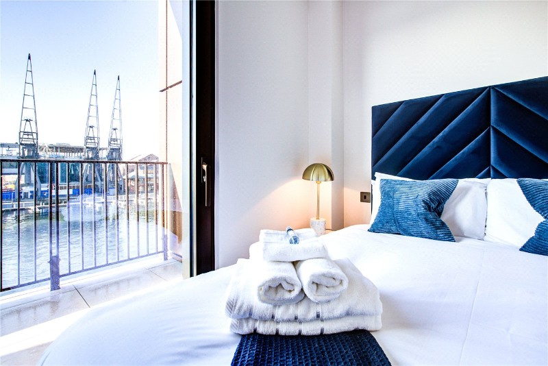 Selsdon Way, London, E14