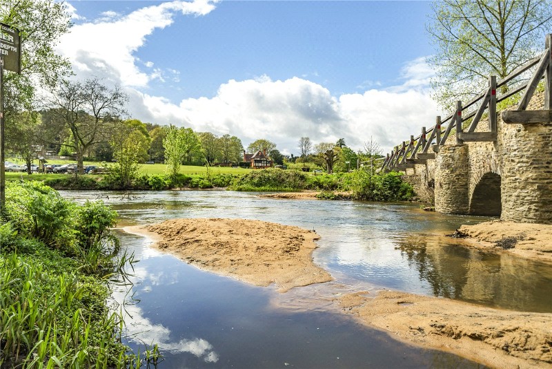 Tilford Street, Tilford, Farnham, Surrey, GU10