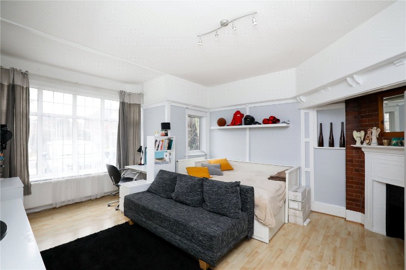 Lynton Road, London, W3