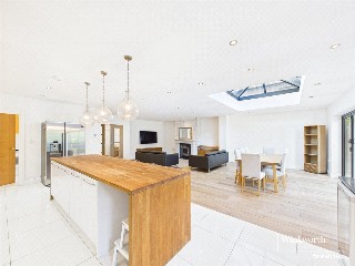 Wokingham Road, Earley, Reading, Berkshire, RG6