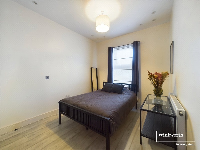 Finchley Lane, Hendon, London, NW4