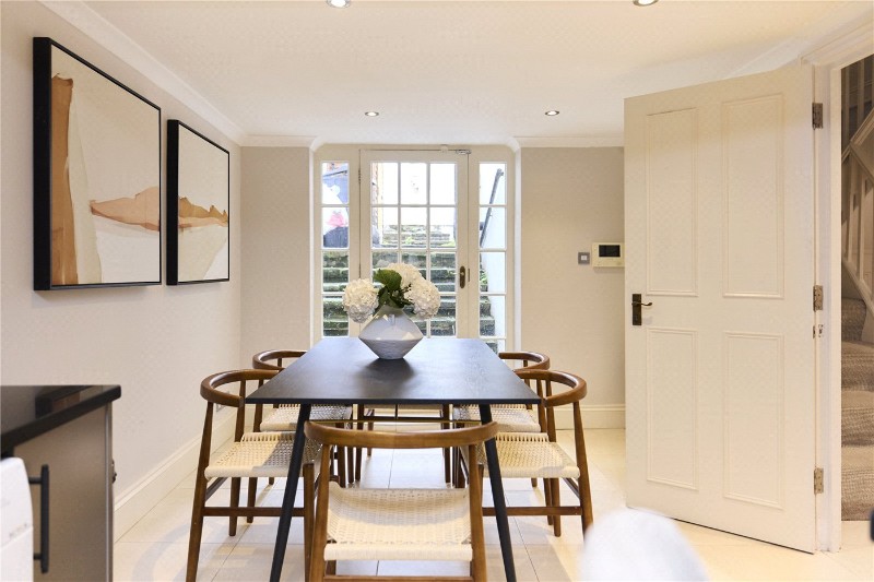 Ordnance Mews, London, NW8