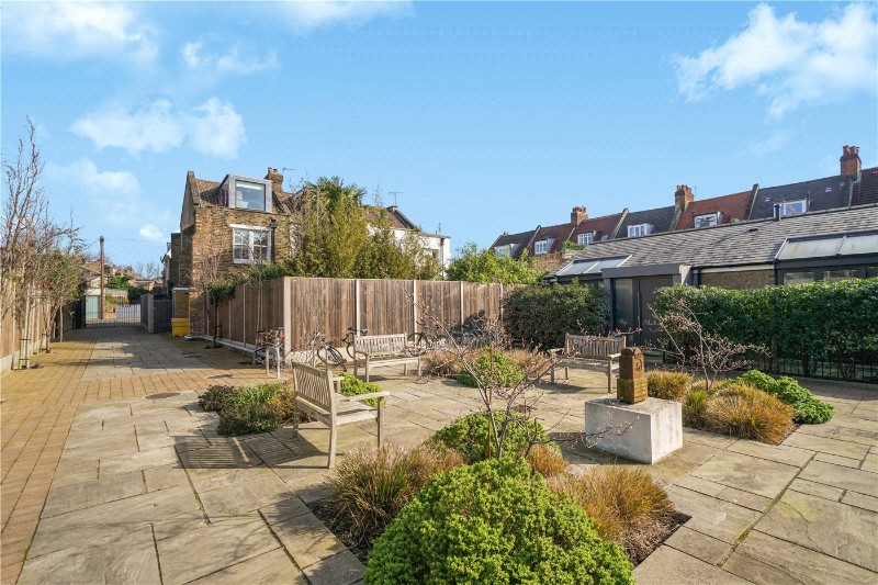 Ironworks Yard, London, N4