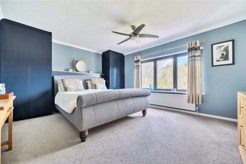 Farnham Road, Sleaford, Hampshire, GU35
