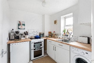 Molyneux Drive, London, SW17