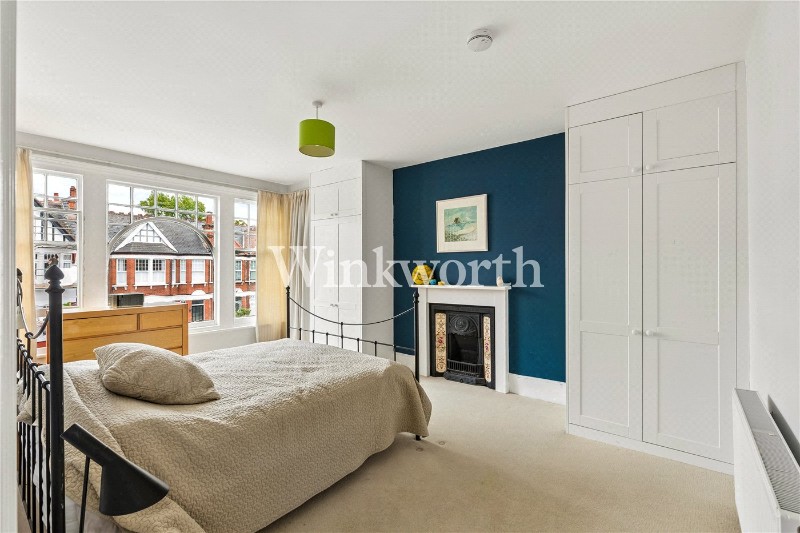 Lakeside Road, London, N13
