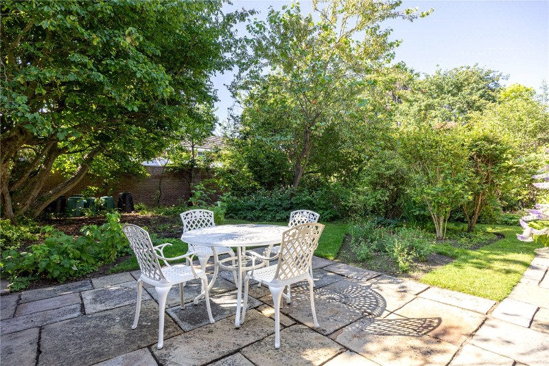 Westmead, London, SW15