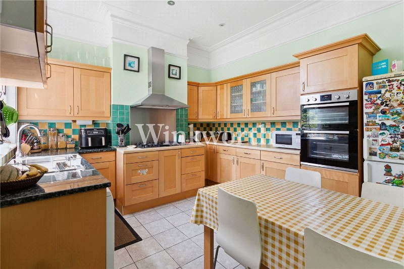 Lakeside Road, London, N13