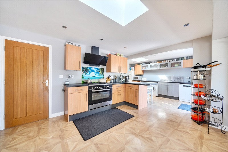 Nutbourne, Farnham, Surrey, GU9