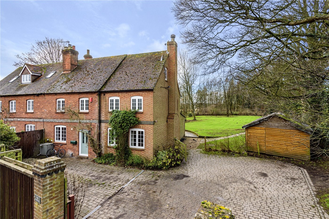 4 bedroom property for sale in Hatt Common, East Woodhay, Newbury, RG20