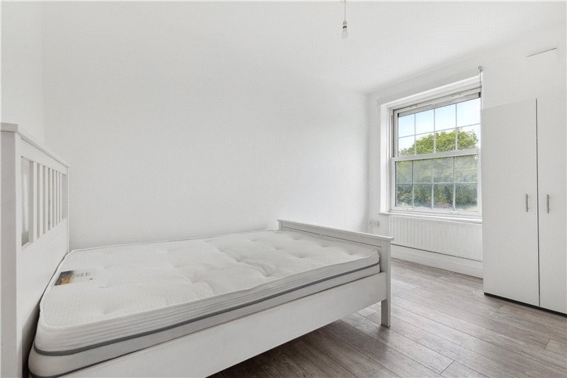 Kennington Park Road, London, SE11