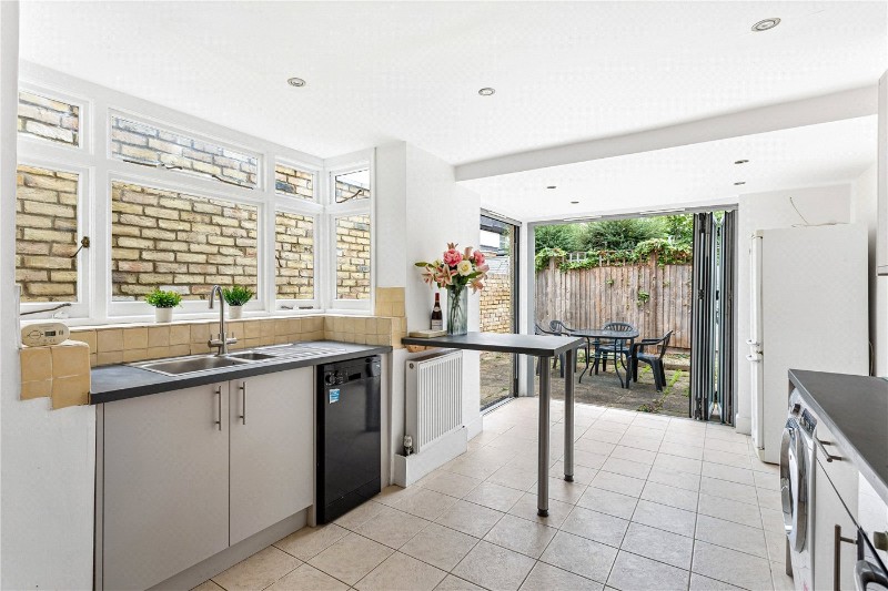 Graveney Road, London, SW17