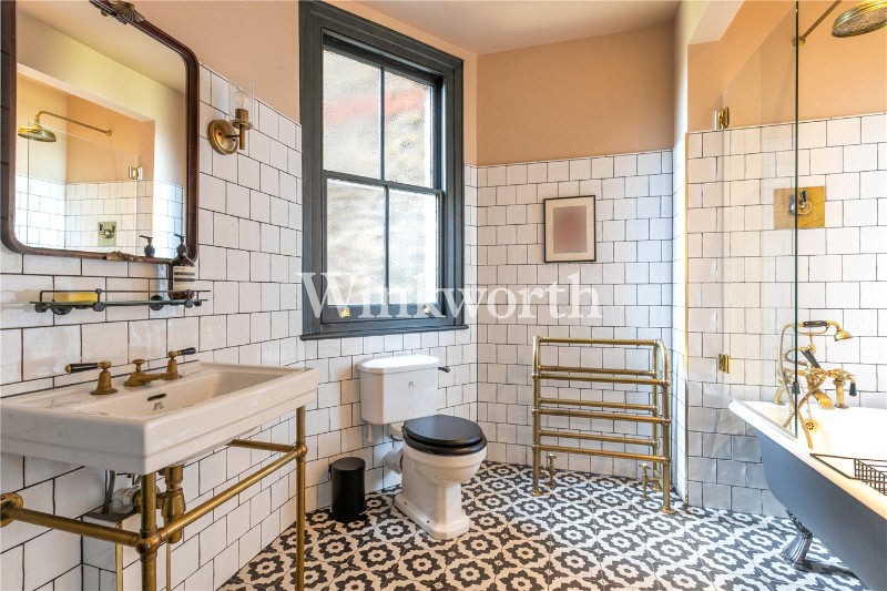 Fox Lane, London, N13