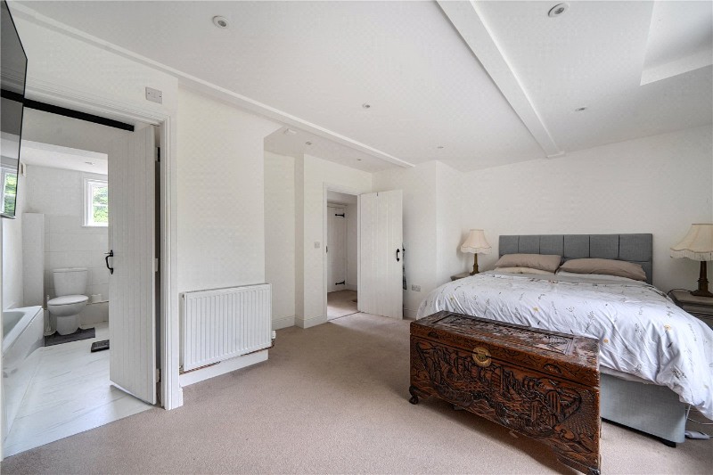 Guildford Road, Farnham, Surrey, GU9