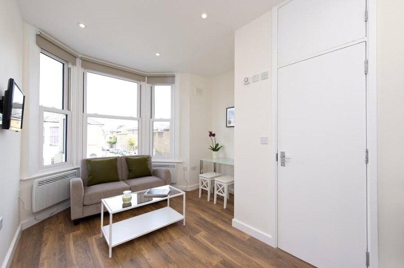 Bloemfontein Road, London, W12