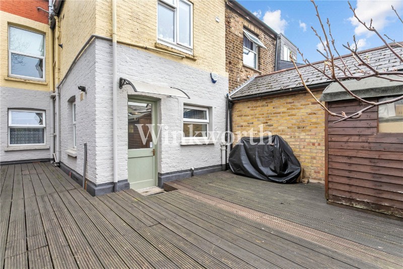 High Road, London, N22