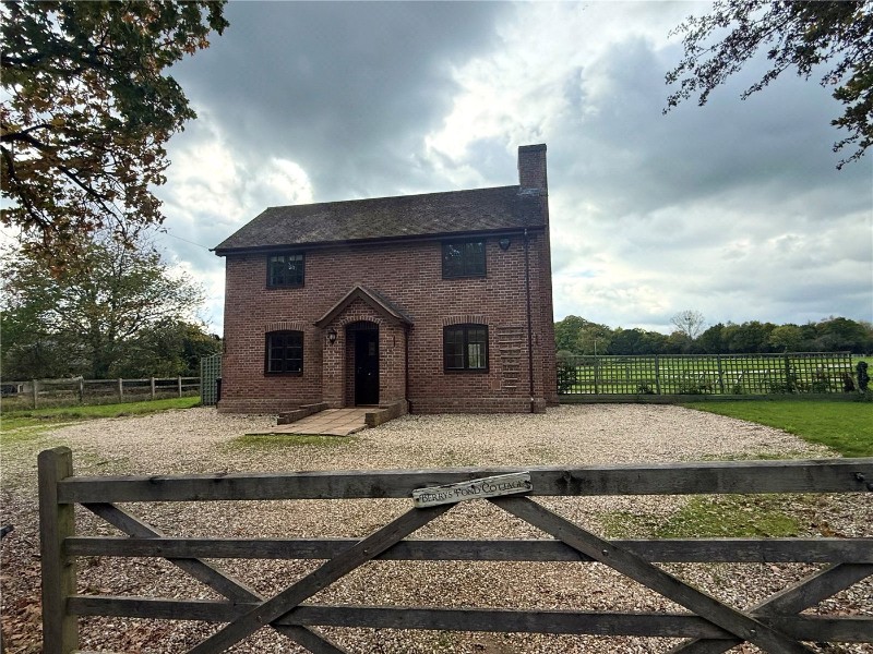 Dunbridge Lane, Awbridge, Romsey, Hampshire, SO51