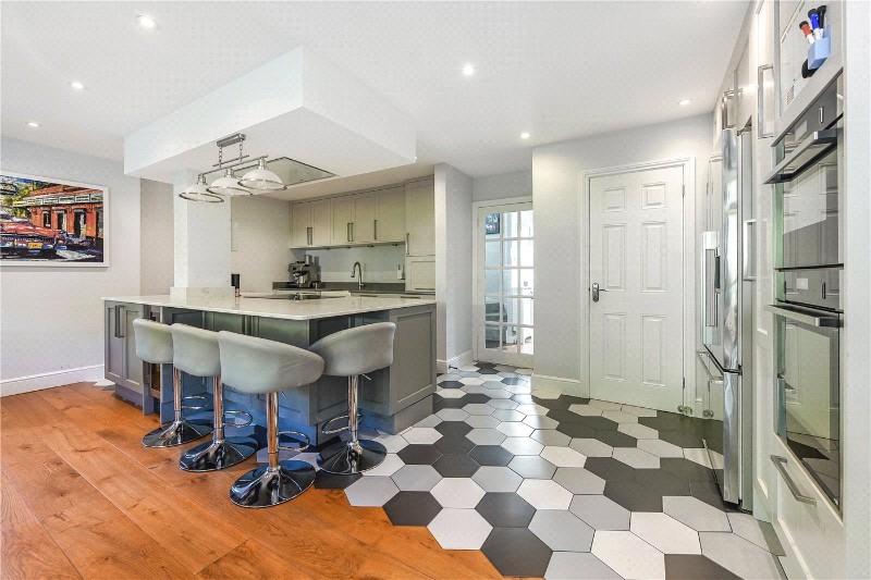 Parliament Place, Winchester, Hampshire, SO22