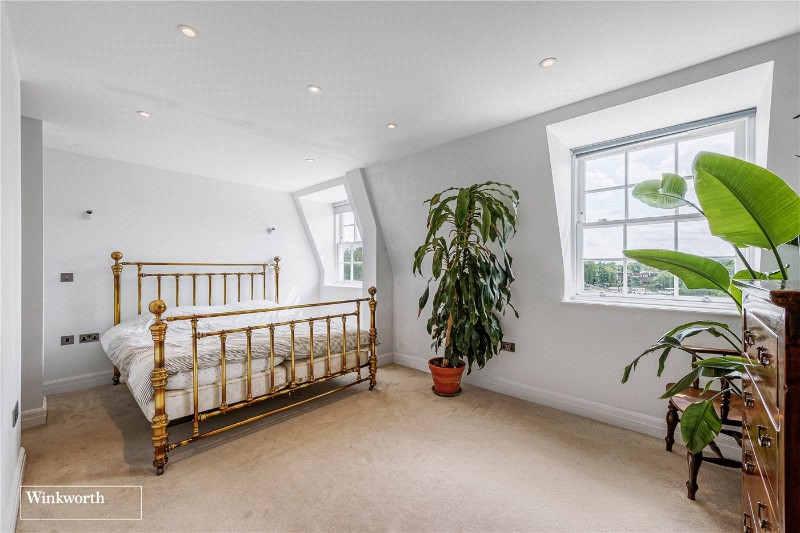Kew Bridge Road, London, TW8