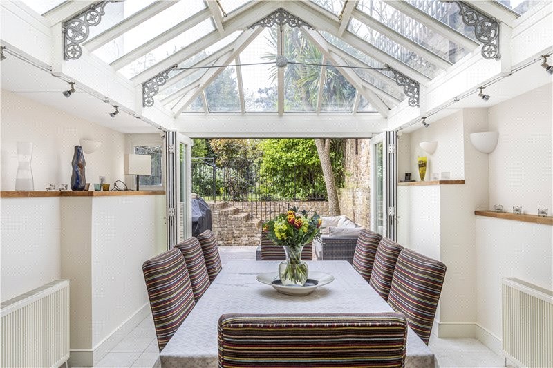 Castelnau, Barnes, London, SW13