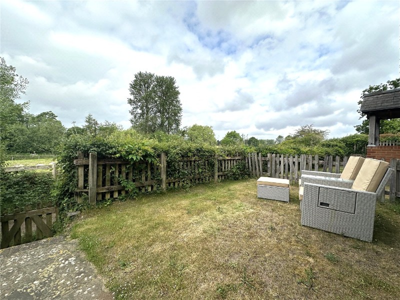Tilford Street, Tilford, Farnham, Surrey, GU10