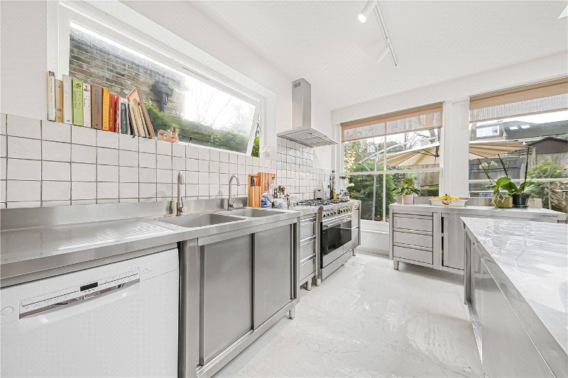 Randolph Avenue, London, W9