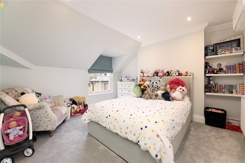 Carmalt Gardens, London, Putney, SW15